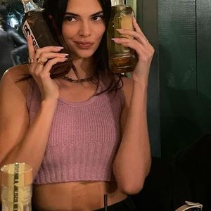 BEBE ITALY Vintage Y2K Purple Lilac Heart Kendall Jenner Knit Crop Top Shirt Med